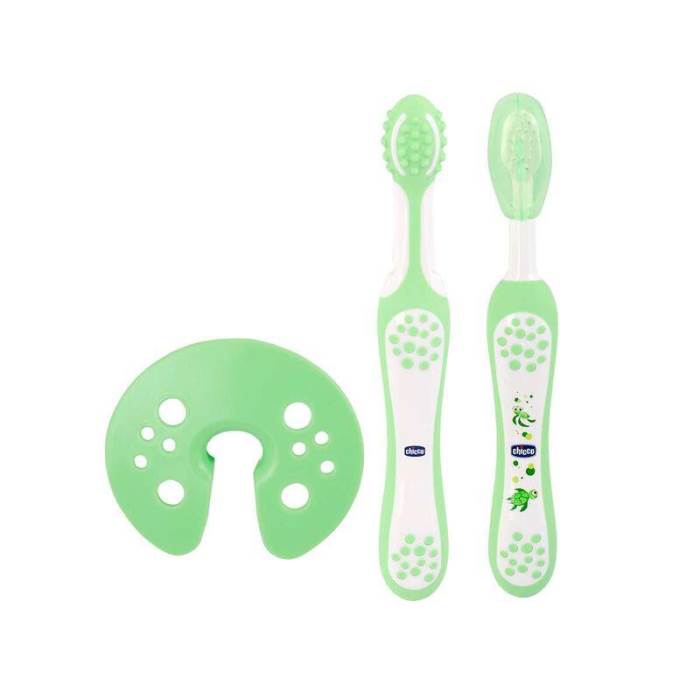 CHICCO Learn Together Set Oral Care (4m+) (Gum Massager And Toothbrush)