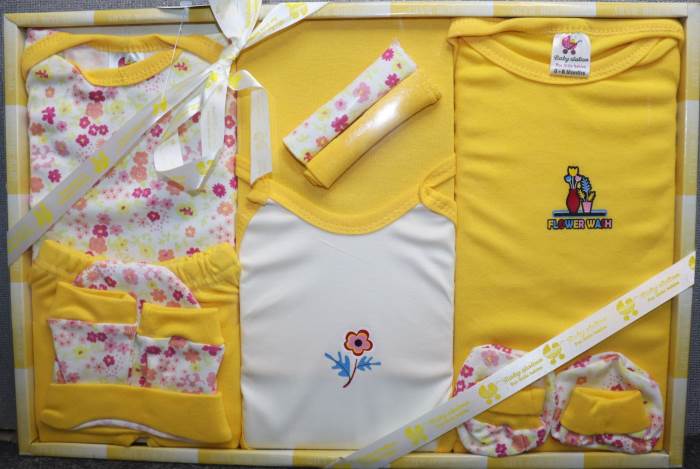 Baby Station Gift Set for New Born Unisex- 10 Pieces (YELLOW)