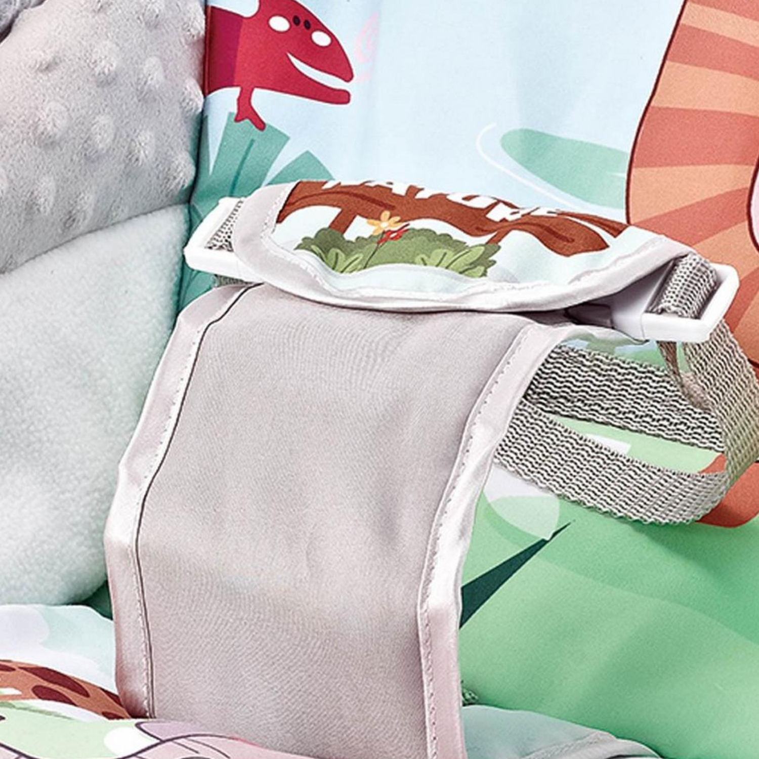 Smile Baby Jungle Adventure 2-in-1 Baby Rocker & Bouncer | Calming Vibrations, Gentle Music, Soft Cushioned Seat, Plush Toy Bar & Safety Harness | Newborn to Infant Comfort Chair