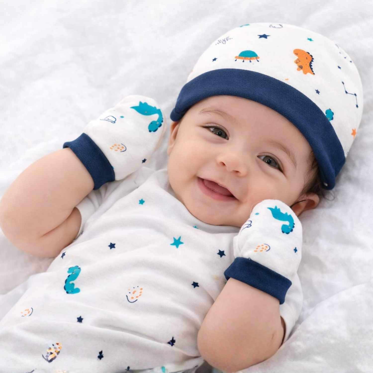 Smile Baby Newborn Cap, Mittens & Booties Set – Soft Cotton Head-to-Toe Comfort (0–12 Months)