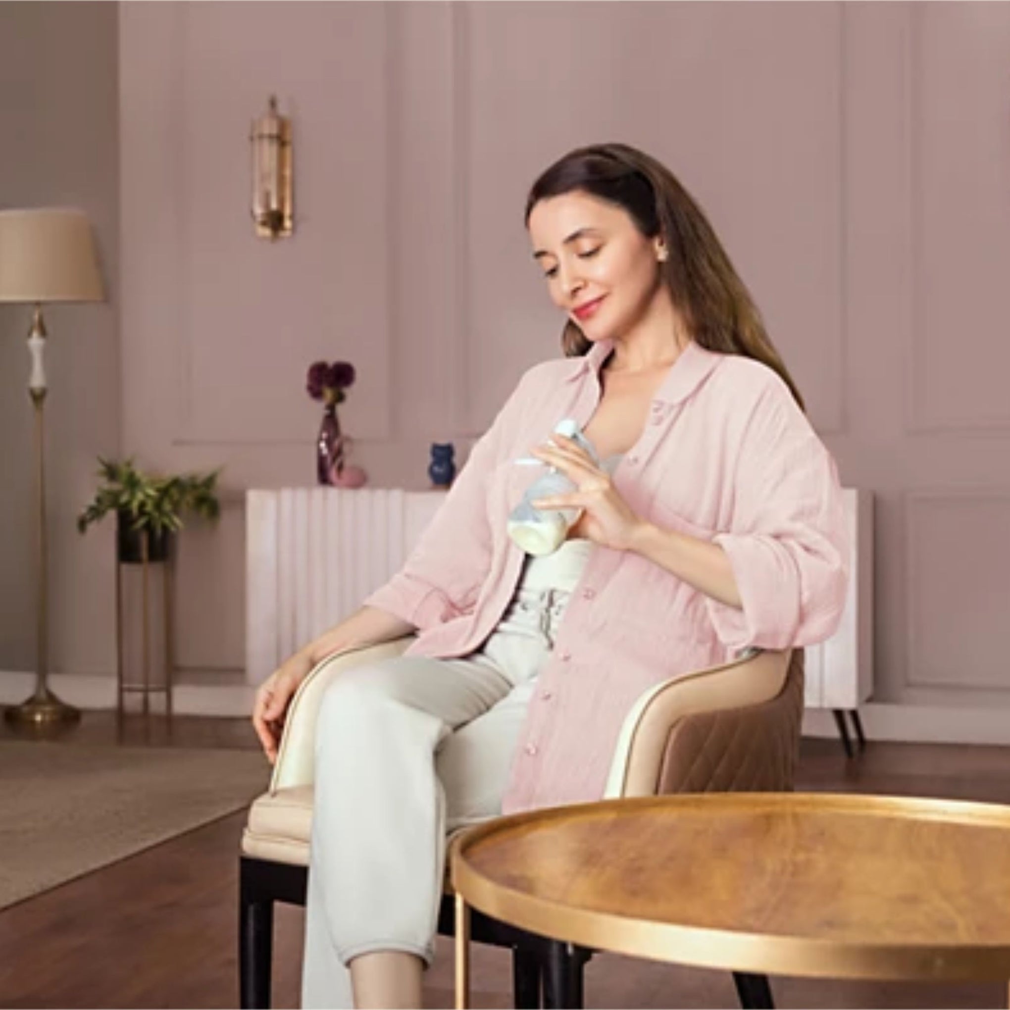 Philips Avent Manual Breast Pump SCD417/20 | Comfort Breast Pump with Bottle, Nipple, Milk Storage Bags & Disposable Breast Pads | Gentle & BPA-Free