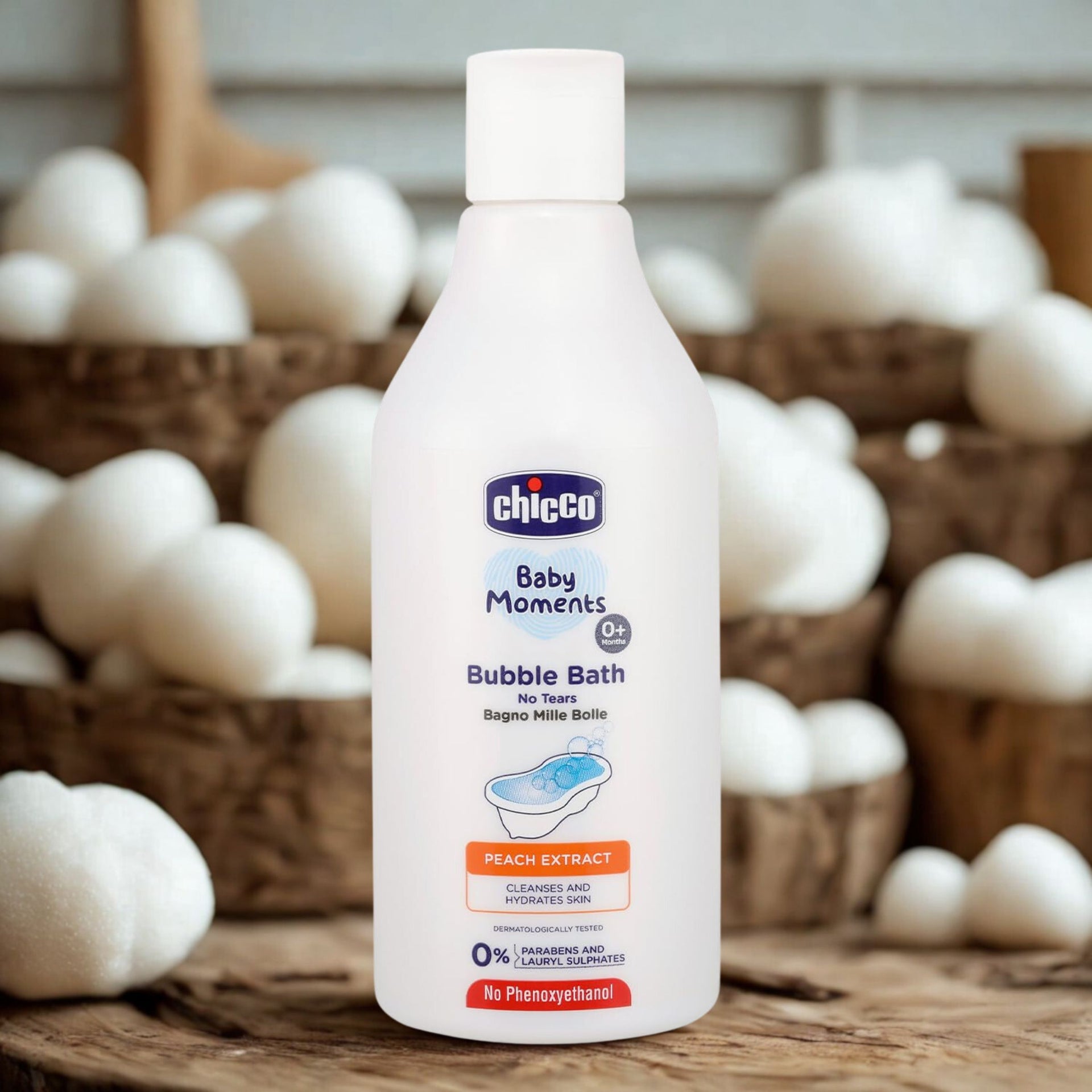 Chicco Baby Moments Bubble Bath, 300ml with Peach extracts | No Tears Formula | Hydrated Skin | Dermatologically Tested | Parabens & Phenoxyethanol Free