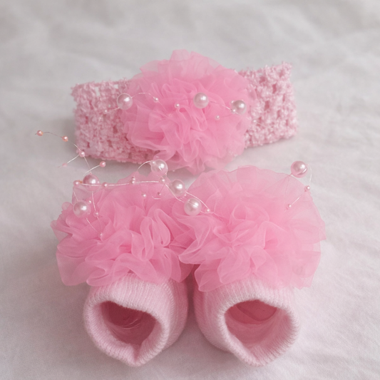 SMILE BABY Newborn Girl Headband & Socks Set with Tulle Flower & Pearl Accents (0–12 Months)