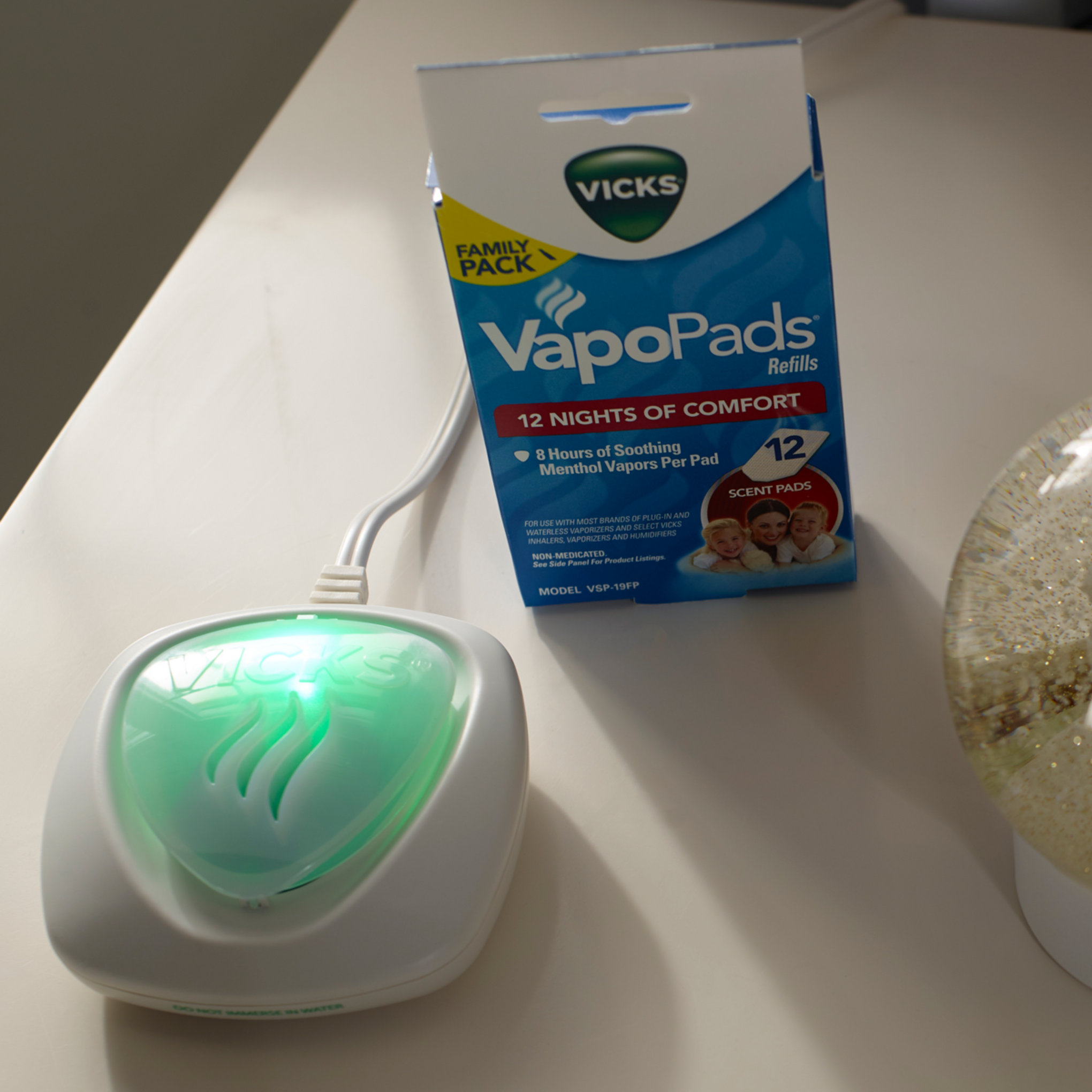Vicks Waterless Tabletop  Vaporizer, Includes 5 Pads