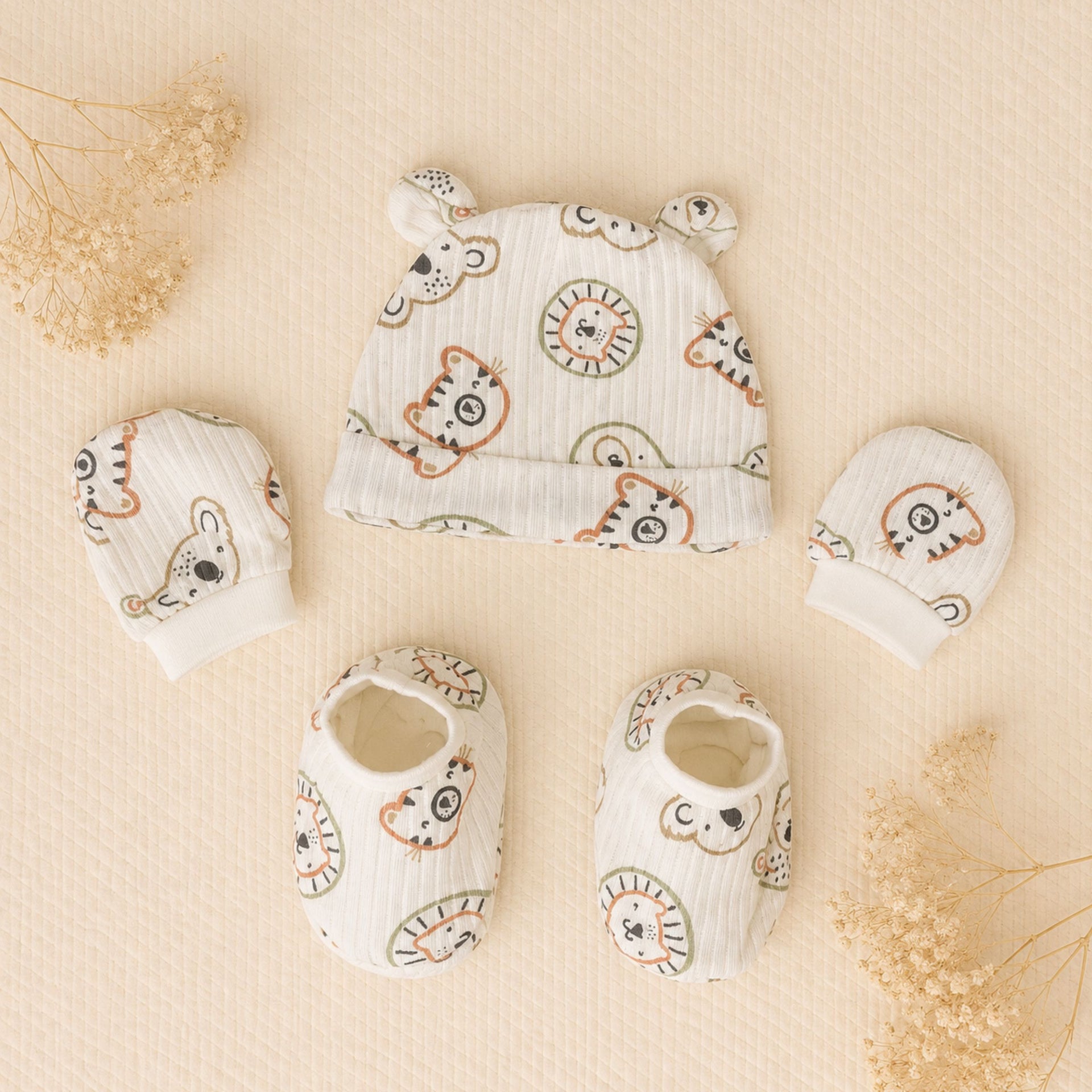 Smile Baby Newborn Baby Gift Set – Soft Cap, Mittens & Booties Set for Infants – Cute Animal Print Baby Essentials Kit