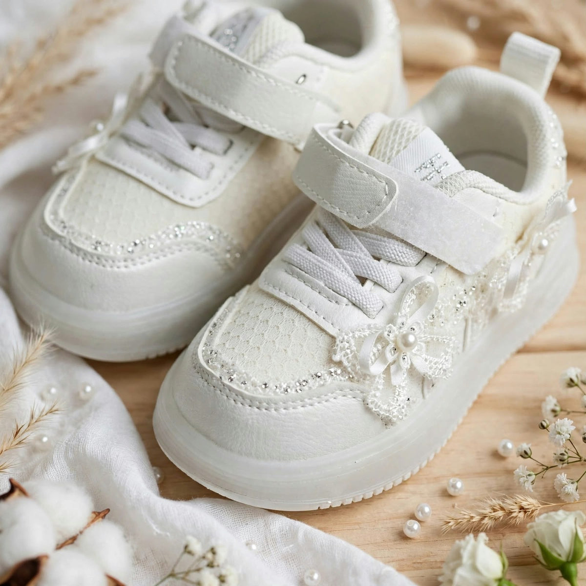 SMILE BABY white baby girl LED sneakers - A+ product infographic