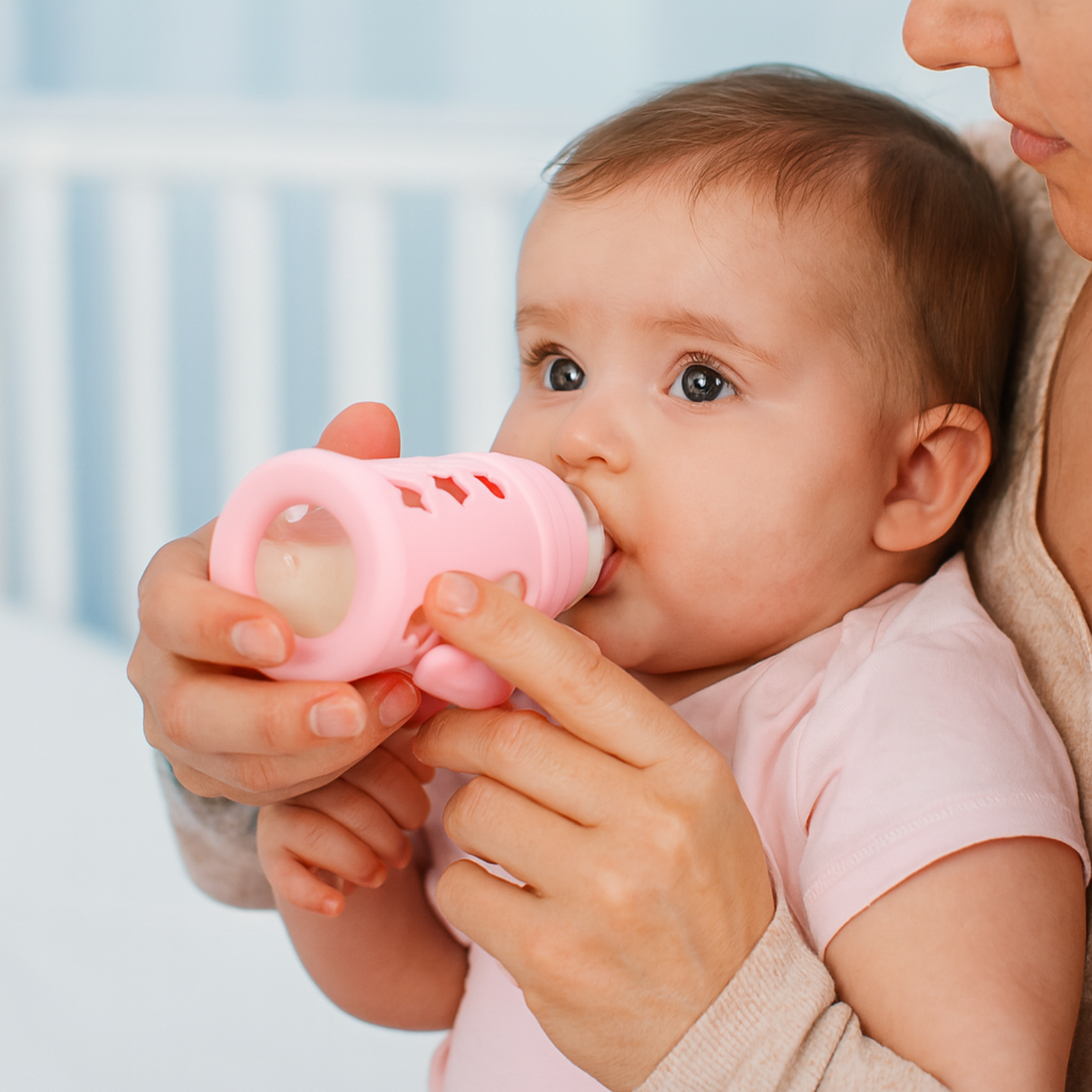 MUMLOVE Baby Glass Feeding Bottle – 120ml / 4oz | BPA Free | Shock-Proof Sleeve | Dust-Proof Cover | 2–18 Months