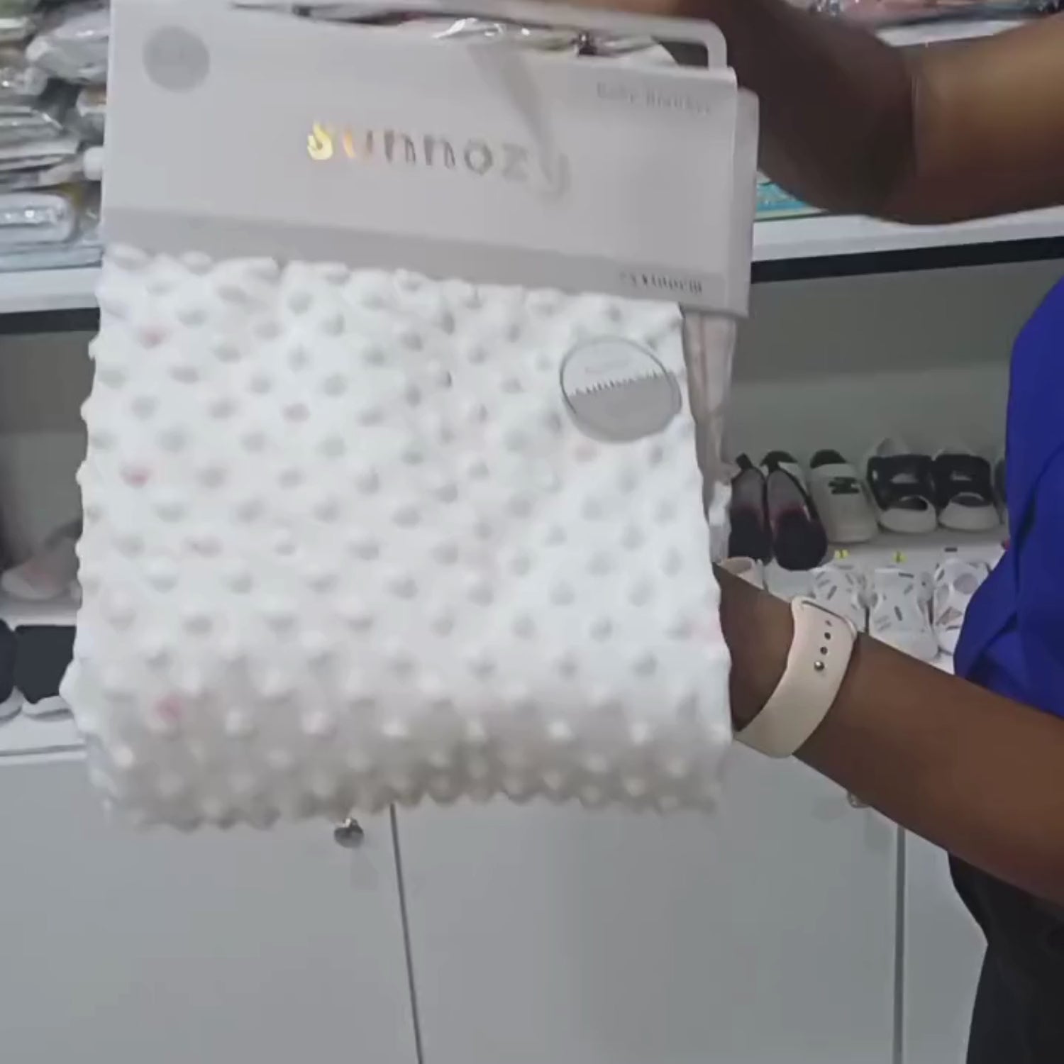 SUNNOZY Baby Double Layer Blanket – Soft Minky Dotted Blanket with Heart & Star Prints (75×100cm)